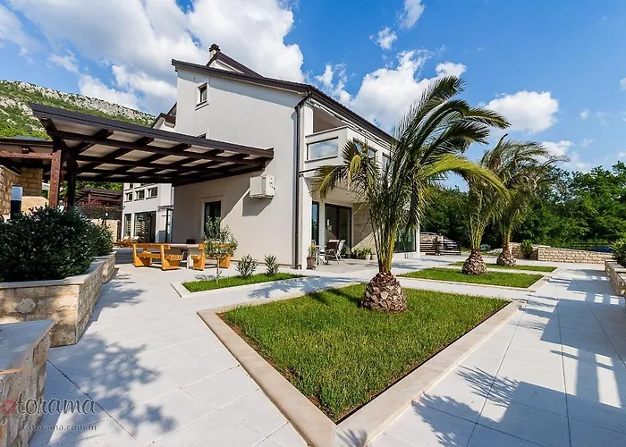 Luxury With A Swimming Pool Dolinci, Crikvenica - 13914 Grižane