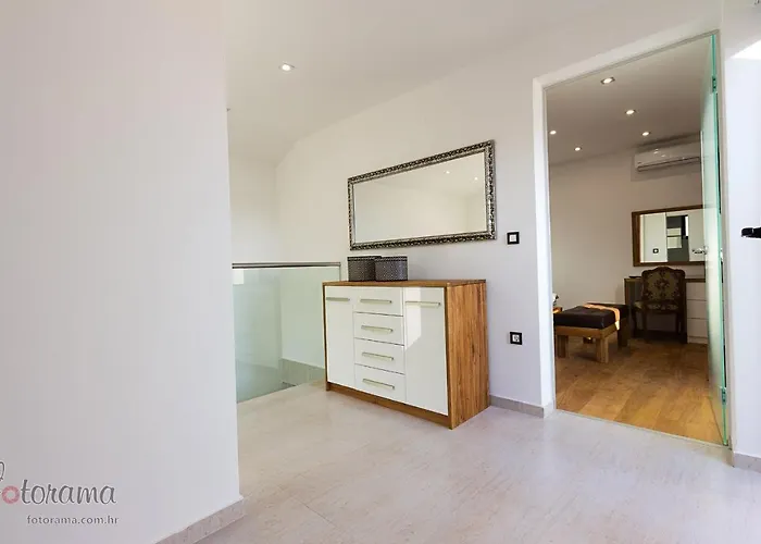 וילה Luxury With A Swimming Pool Dolinci, Crikvenica - 13914 Grižane