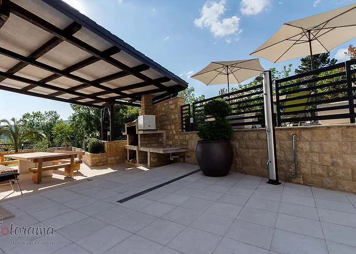 Luxury With A Swimming Pool Dolinci, Crikvenica - 13914 וילה Grižane