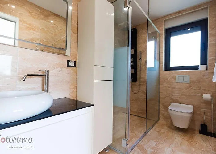 Luxury With A Swimming Pool Dolinci, Crikvenica - 13914 * Grižane